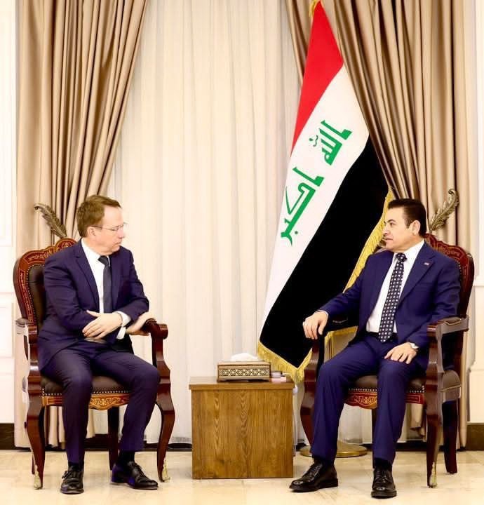 🔴مستشار الأمن القومي قاسم الأعرجي يؤكد للسفير الفرنسي:  التزام الحكومة العراقية بحماية السفارات والبعثات الدبلوماسية العاملة في العراق  العراق حريص على أمن السفارات والبعثات الأجنبية والعربية داخل أراضيه، ولن يسمح بالمساس بها