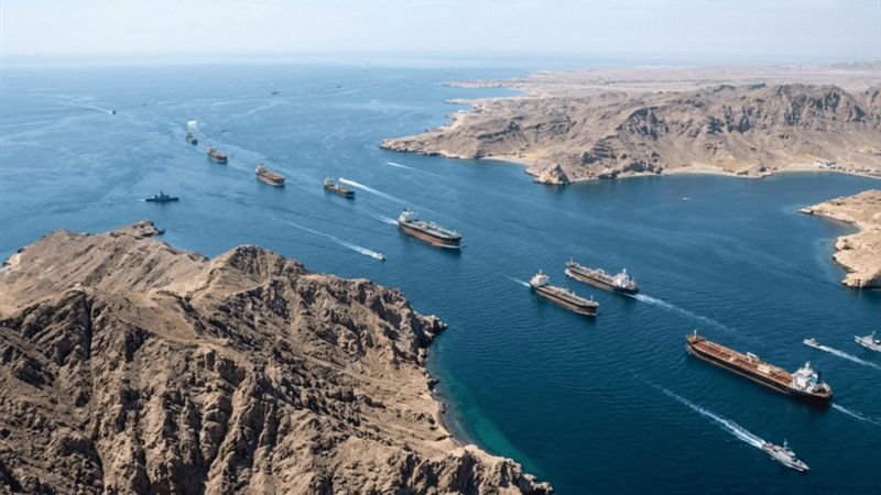 بيانات ملاحية: أكثر من 600 سفينة تجارية عالقة في مضيق هرمز