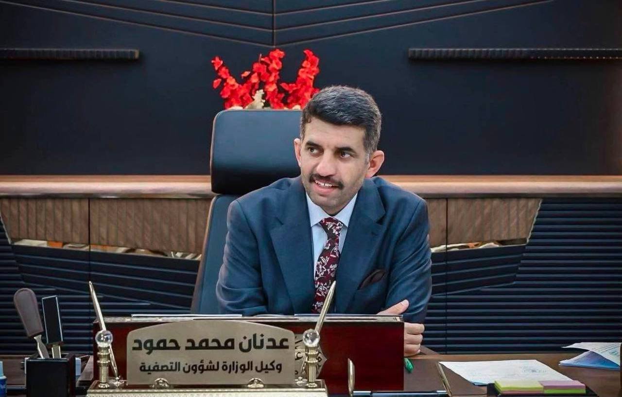 قوة أمنية تلقي القبض على وكيل وزارة النفط ومدير عام شركة مصافي الشمال عدنان الجميلي" في محافظة صلاح الدين بتهم تتعلق بالفساد والرشوة.