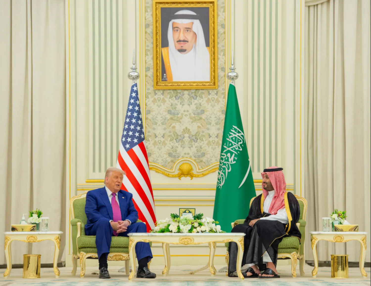 ولي العهد السعودي يؤكد ضرورة تغليب لغة الحوار لخفض التصعيد